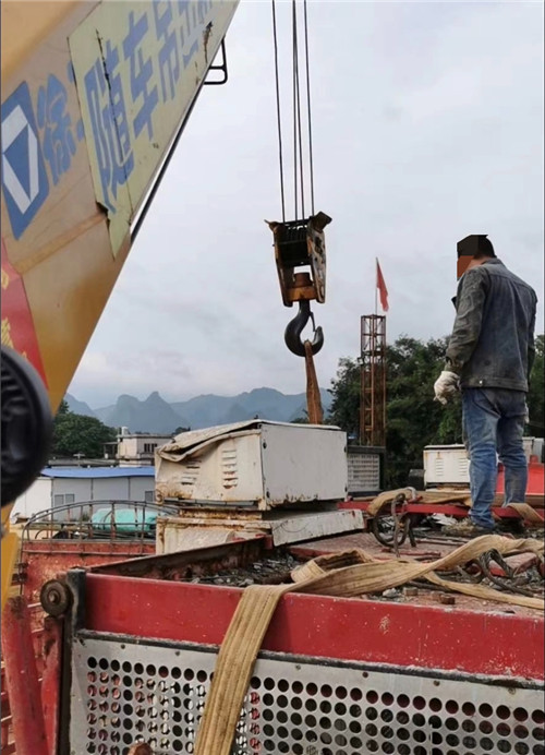 江北区大件吊装搬运设备常用的施工手势信号解答